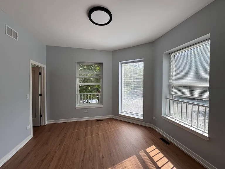 4901 N Kenmore Ave #1 — Photo 3