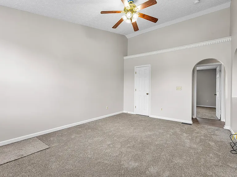 328 Regency Ave — Photo 21