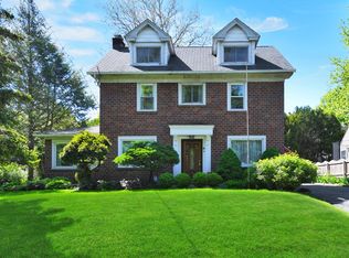 6 Ivy Way, Port Washington, NY 11050