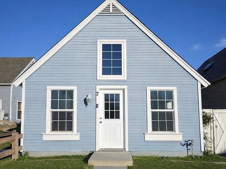 14560 Woodland Dr — Photo 1