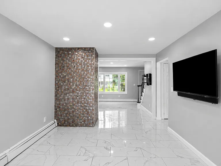 40 Olney Ave — Photo 12