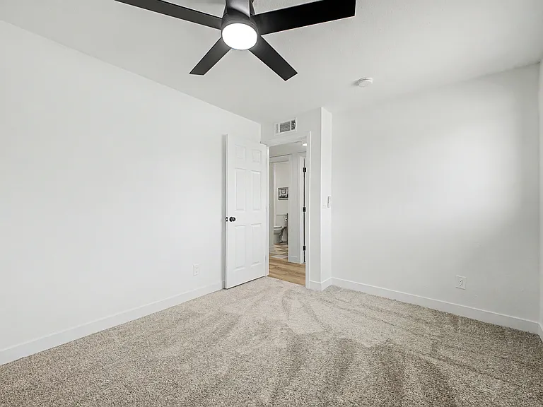 17648 N 35th St — Photo 21