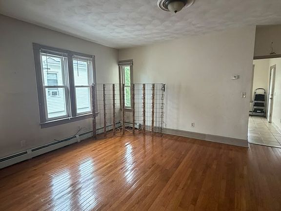 2nd image of 66 Goddard St #Iii
