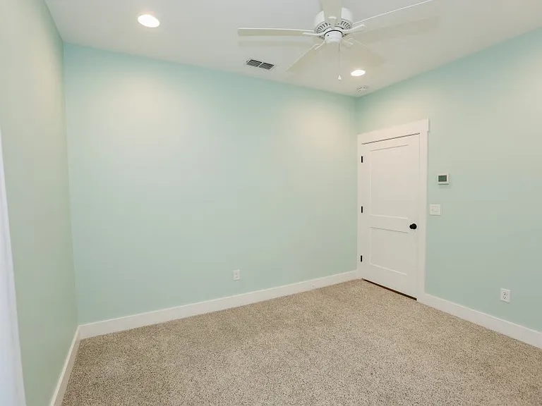 204 Blackberry Ln — Photo 30