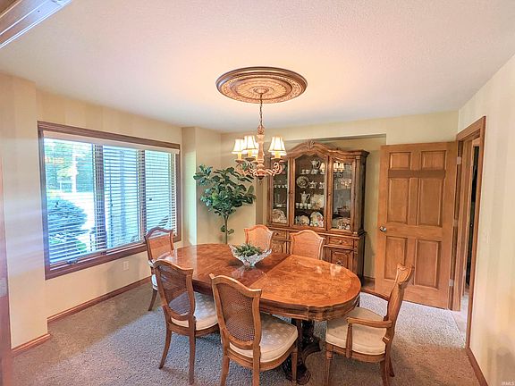 4th image of 2437 Red Oak Ct