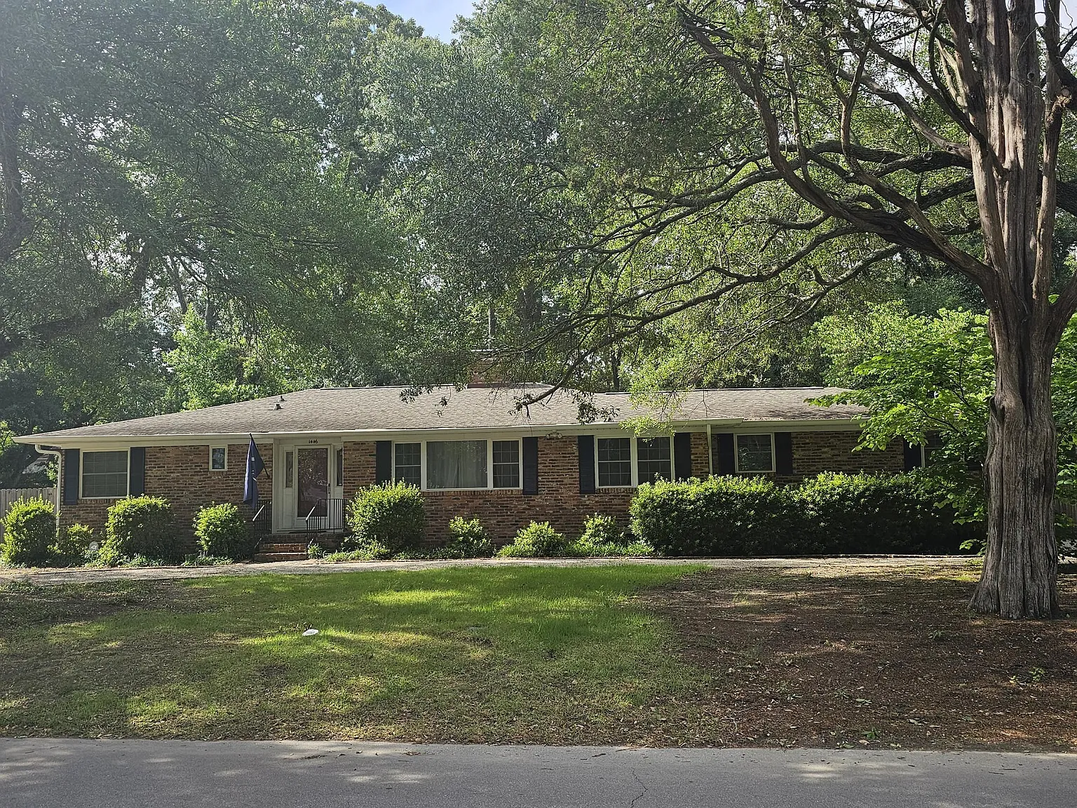 3 bed, 2.0 bath, 1584 sqft, $1,900 — Photo 4