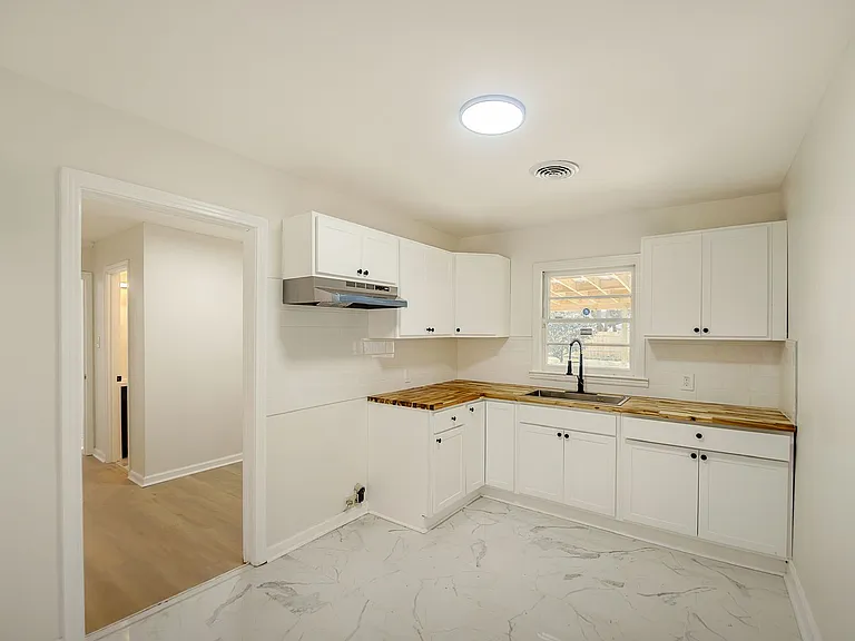 3979 Thomas Ave — Photo 5