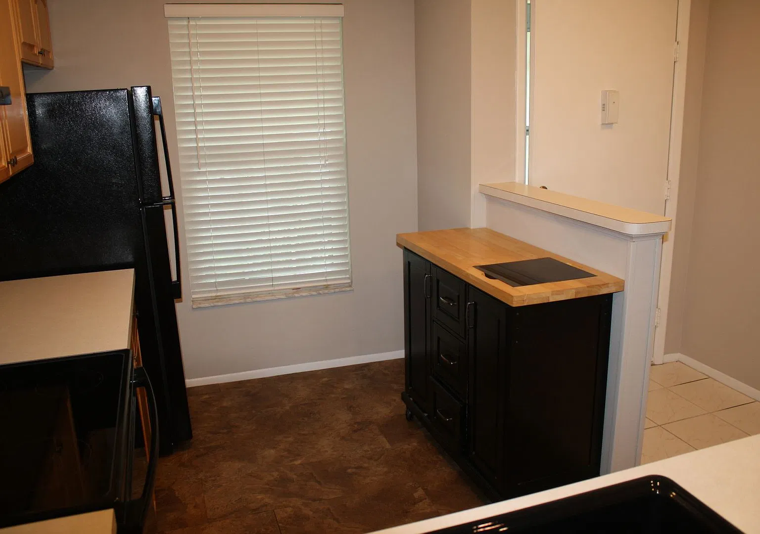 Coming Soon Cozy 2 Bedroom 2 Bath In Great Location — Photo 4