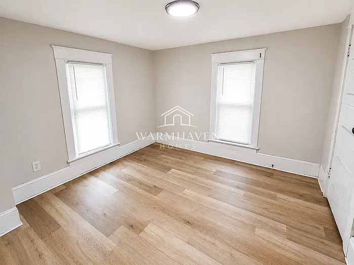 557 W Hopocan Ave — Photo 10