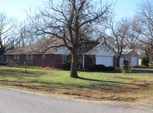 220 1st St SE, Inola, OK 74036