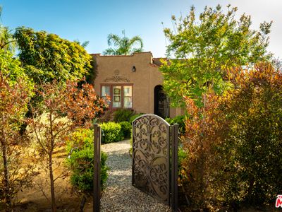 4427 Grand View Blvd, Los Angeles, CA, 90066