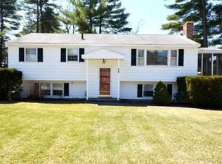 28 Parkwood Dr, Pepperell, MA 01463