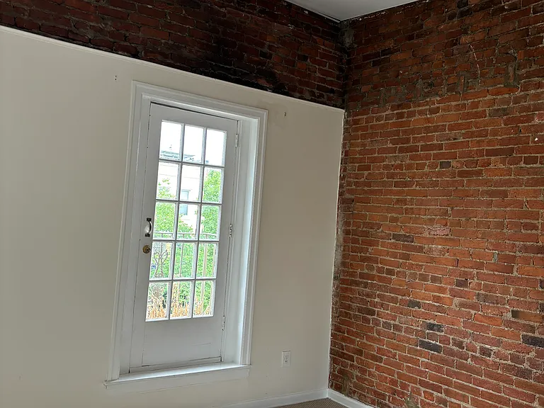 1022 G St NE — Photo 15