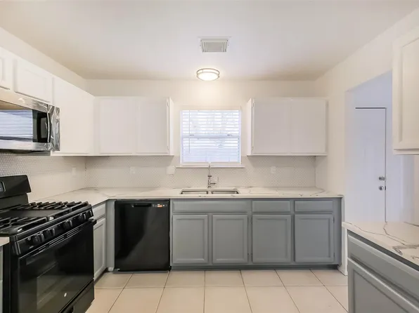 5450 Evergreen Canyon Rd, Houston, TX 77066