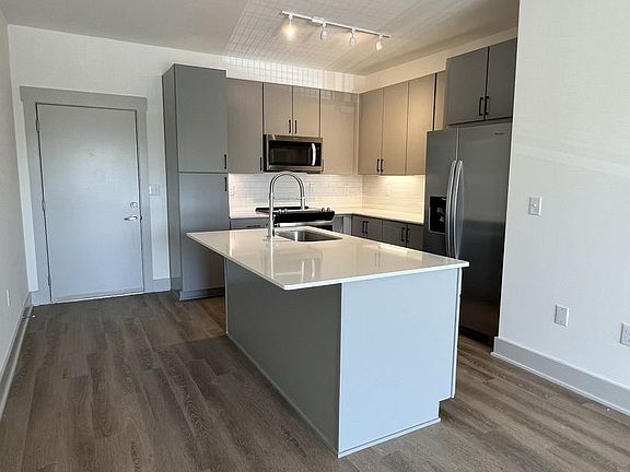 5th image of 542 Southgate Ave #213