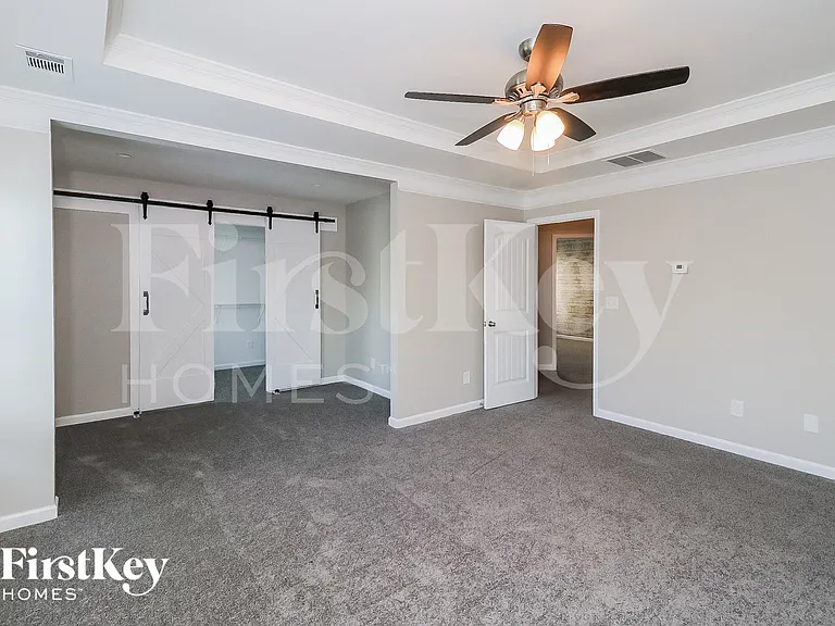 821 Harrison Dr — Photo 9
