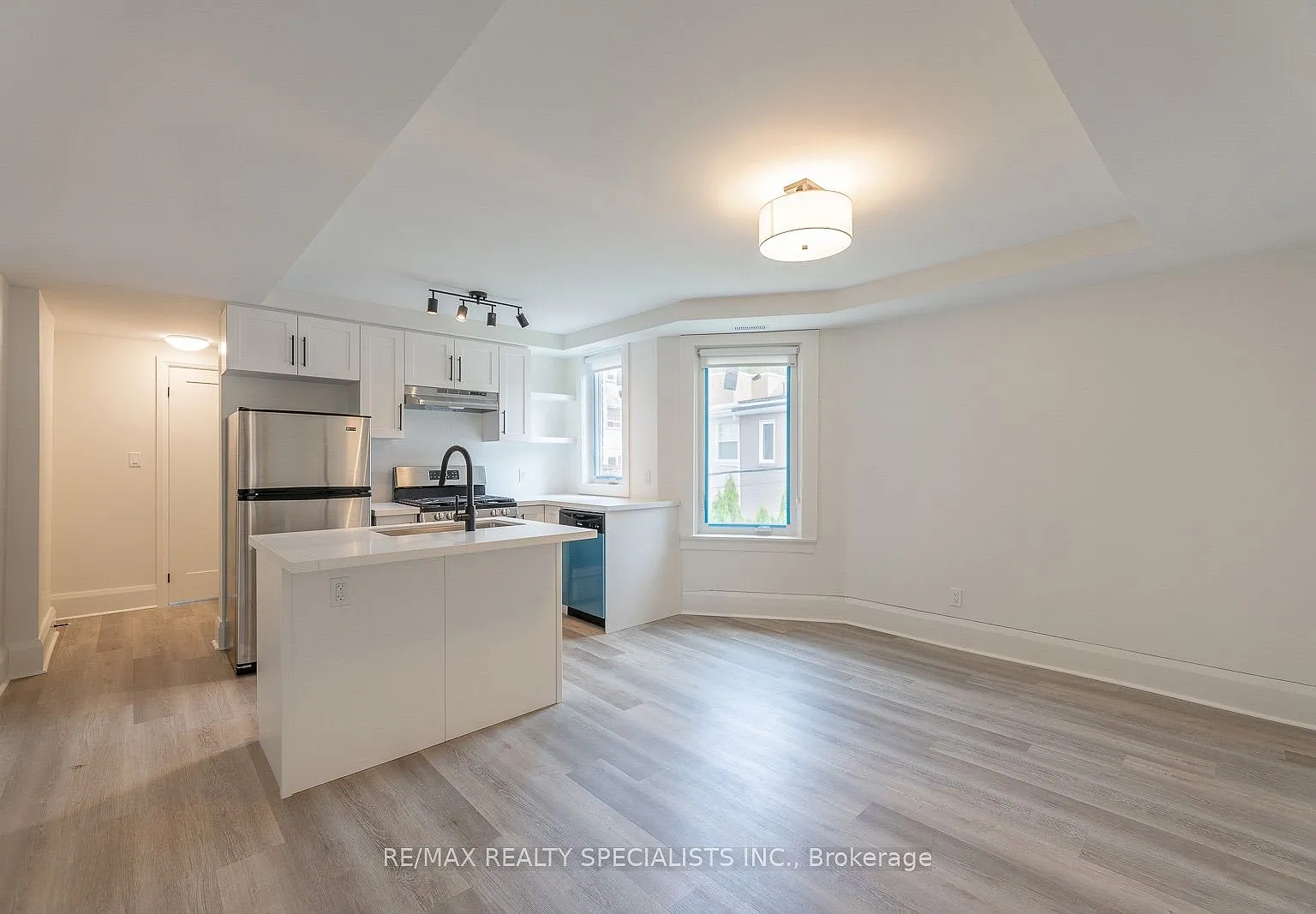 2 bed, $2,900 — Photo 2