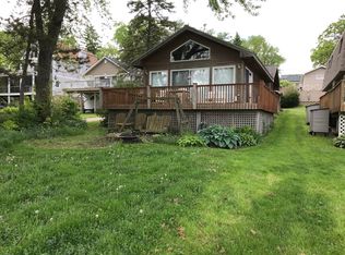 4002 Maple Dr, Delavan, WI 53115
