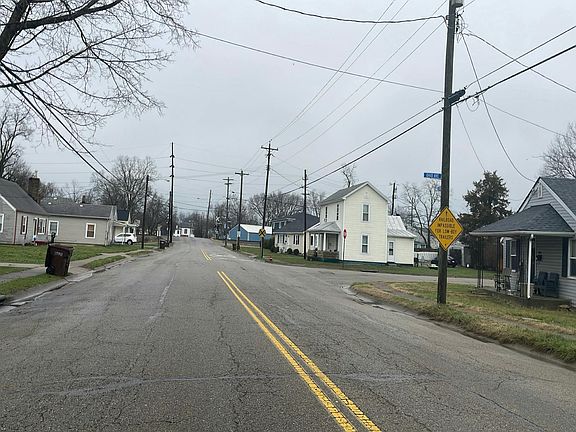 5th image of 702 S 1st St