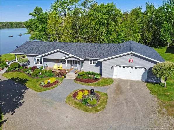 49 Farrell Ln, North Lake, NB E6H 2E3