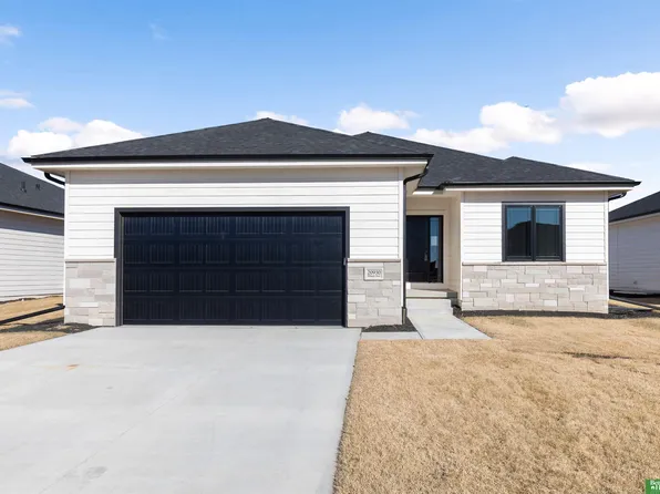 20938 Ellison Ave, Elkhorn, NE 68022