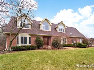 28W130 Roosevelt Rd, Winfield, IL 60190