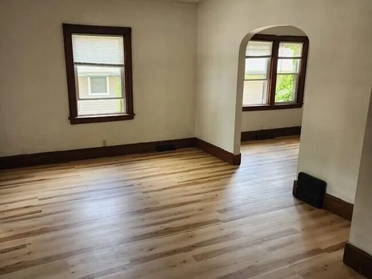 212 N London Ave — Photo 6