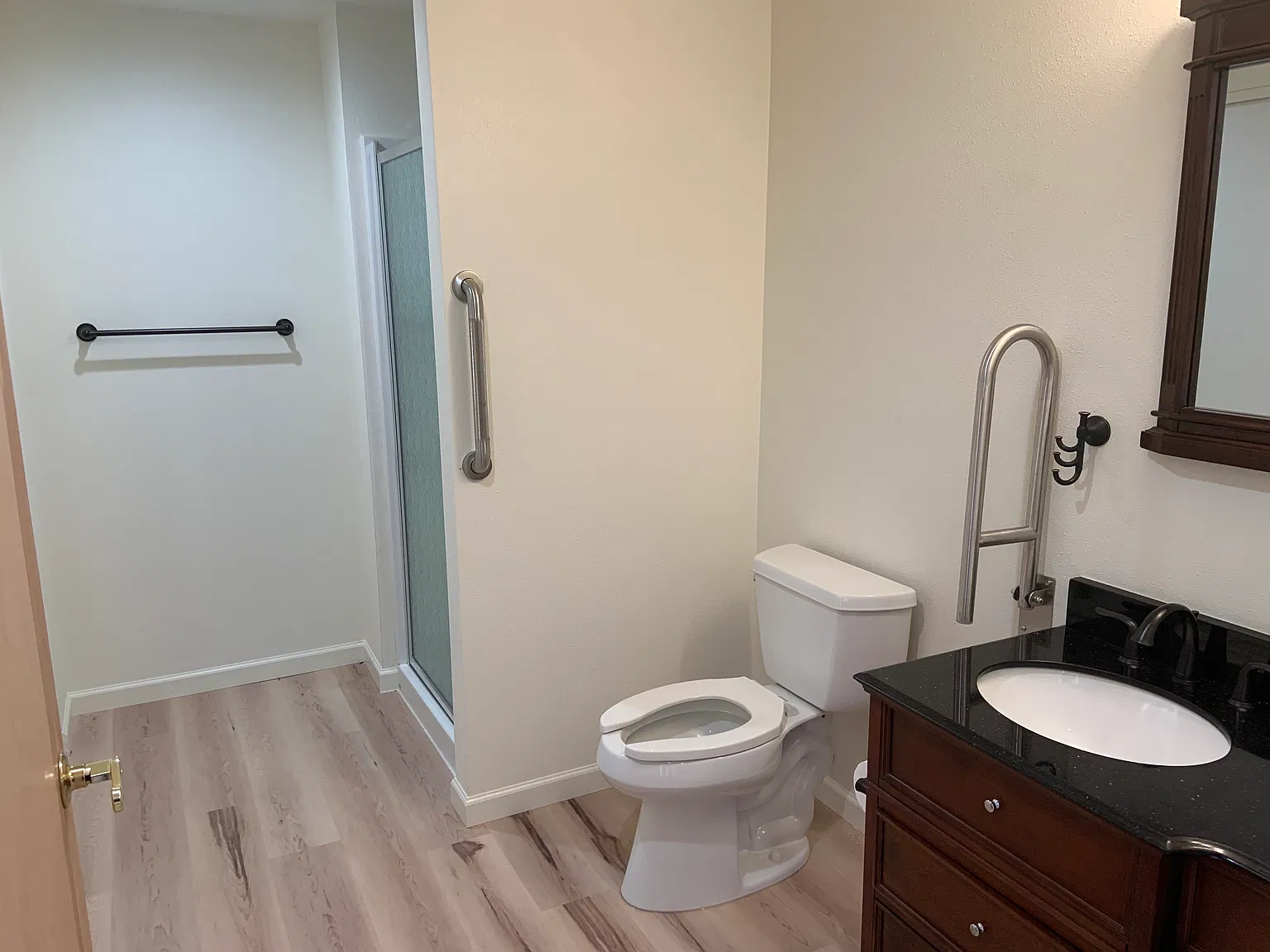 1 bed, 850 sqft, $1,100 — Photo 4