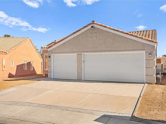 5th image of 861 Zinnia Cir