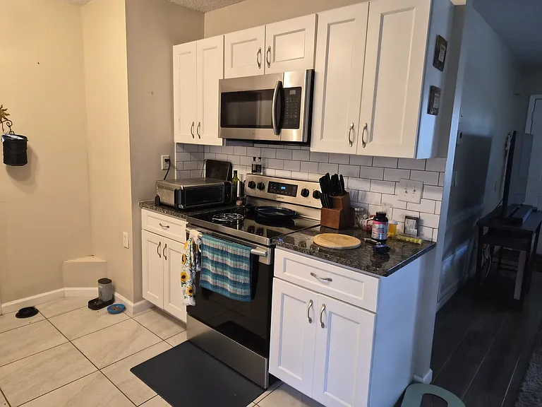 12401 Brookside St — Photo 5