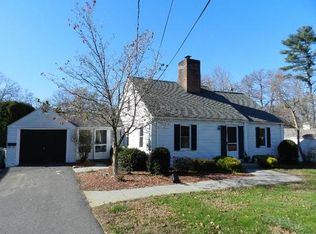 60 Pilgrim Rd, Springfield, MA 01118