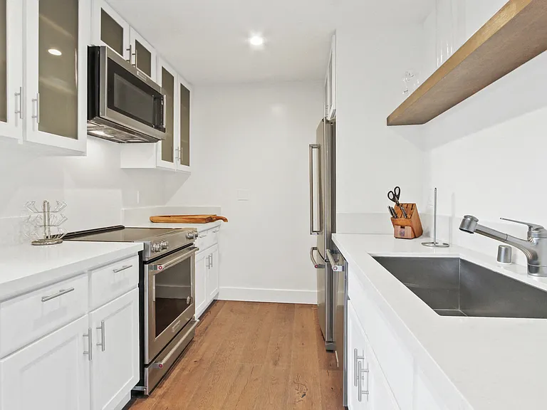 1025 Ocean Avenue — Photo 11
