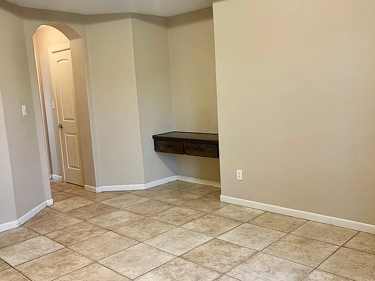 1620 Cardinal Ave — Photo 4
