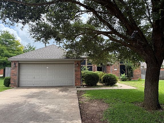 3rd image of 1021 Westend Dr
