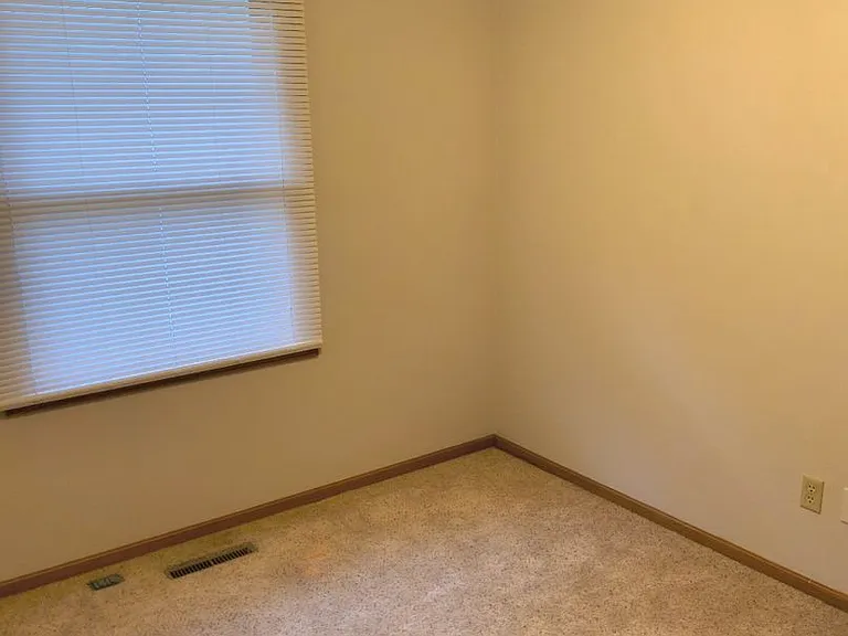 1250 Silverwood Ct — Photo 16