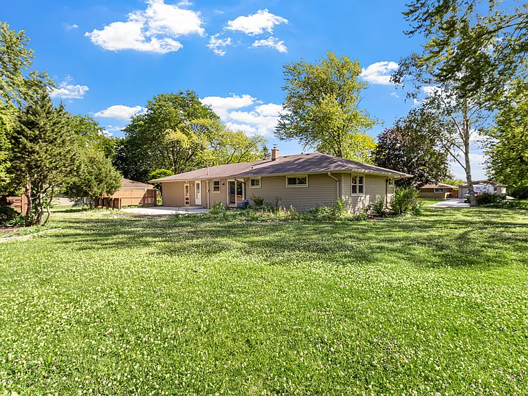 N58W18330 Juniper Ln — Photo 27