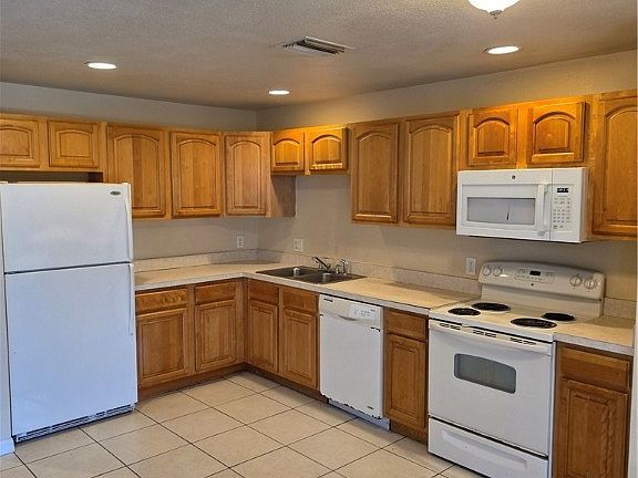 3rd image of 127 Ivan Ave S
