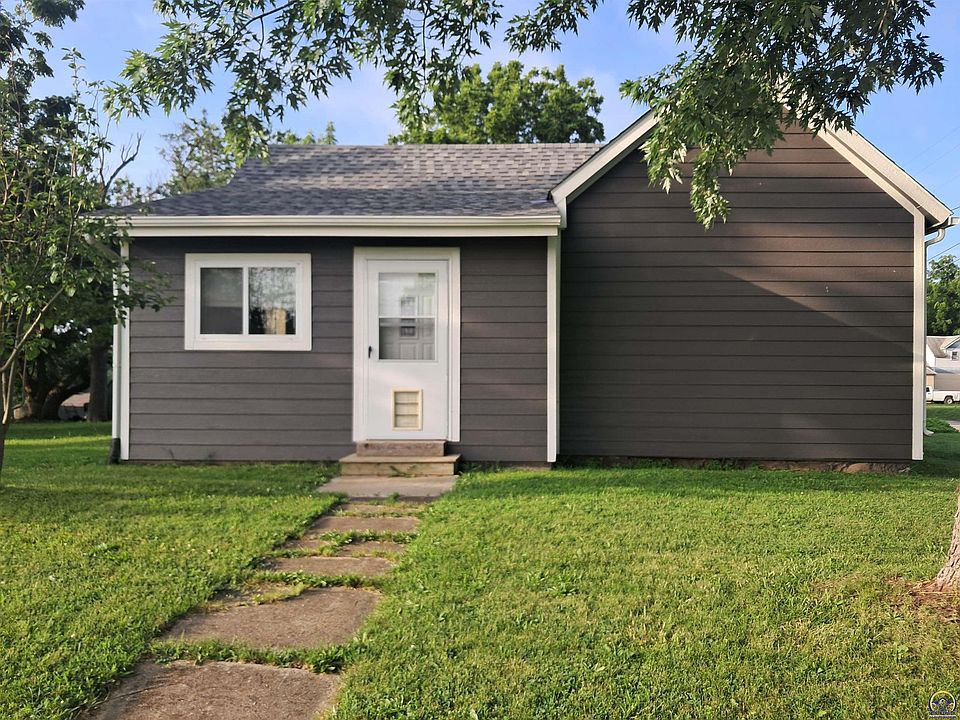 1st image of 309 W Lake St