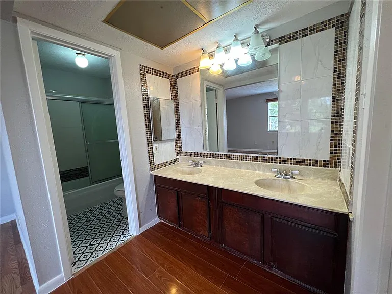 13843 New Village Ln — Photo 17