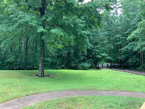 5th image of 448 Bee Hole Road