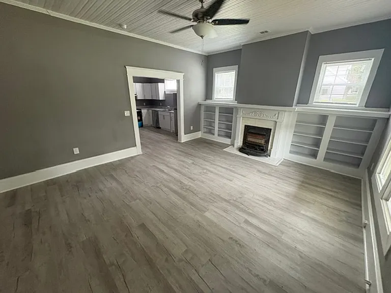 115B N College St — Photo 2