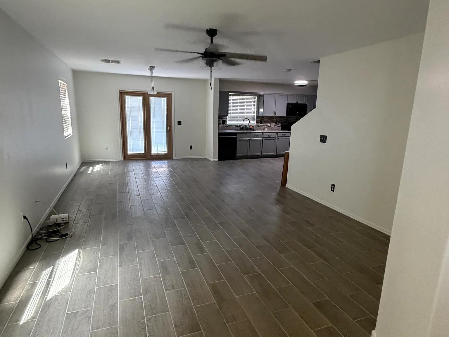 4 bed, 2.5 bath, 1890 sqft, $1,850 — Photo 2