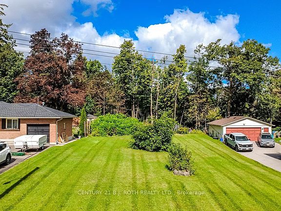 2nd image of 12B Ottaway Ave