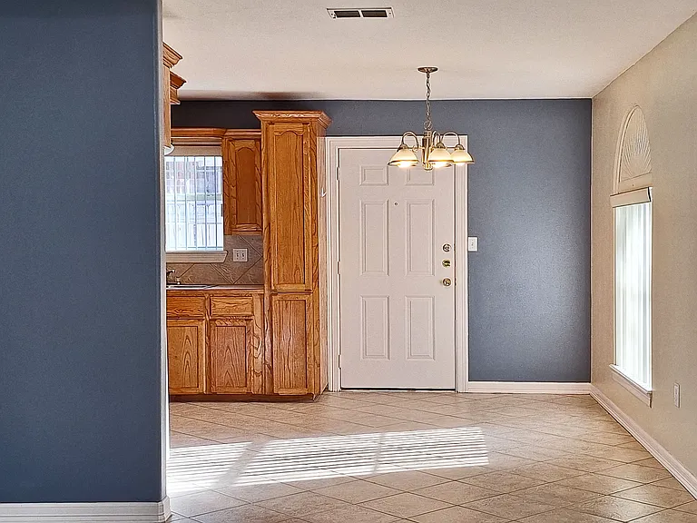 2118 Aruba Dr #4 — Photo 2