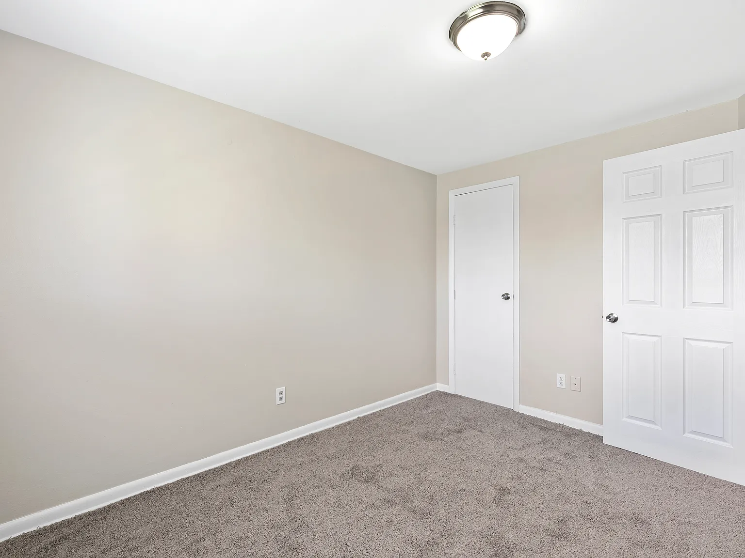 2 bed, 1250 sqft, $995 — Photo 3