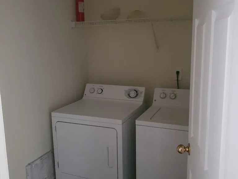 7247 Georges Way — Photo 3