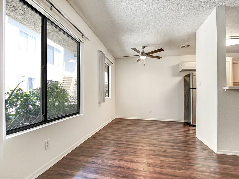 11325 Morrison St — Photo 65