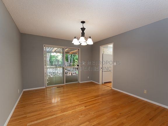 5th image of 4813 152nd Pl SE
