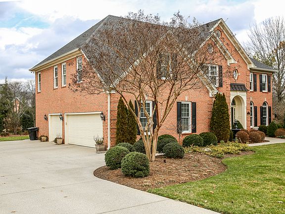 3 CAR SIDE ENTRY GARAGE