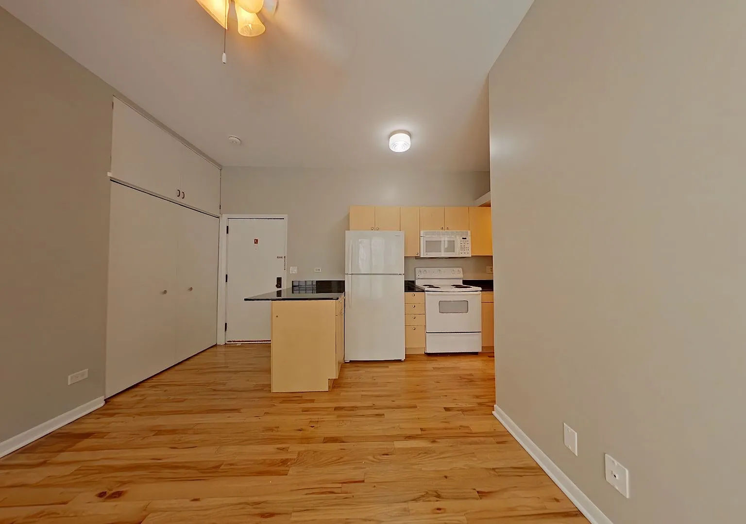 1247 N. State Pkwy — Photo 2
